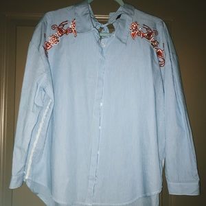 NWOT embroidered collared striped shirt ⭐️